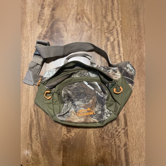 Camo Fanny pack - Picture 1 of 2